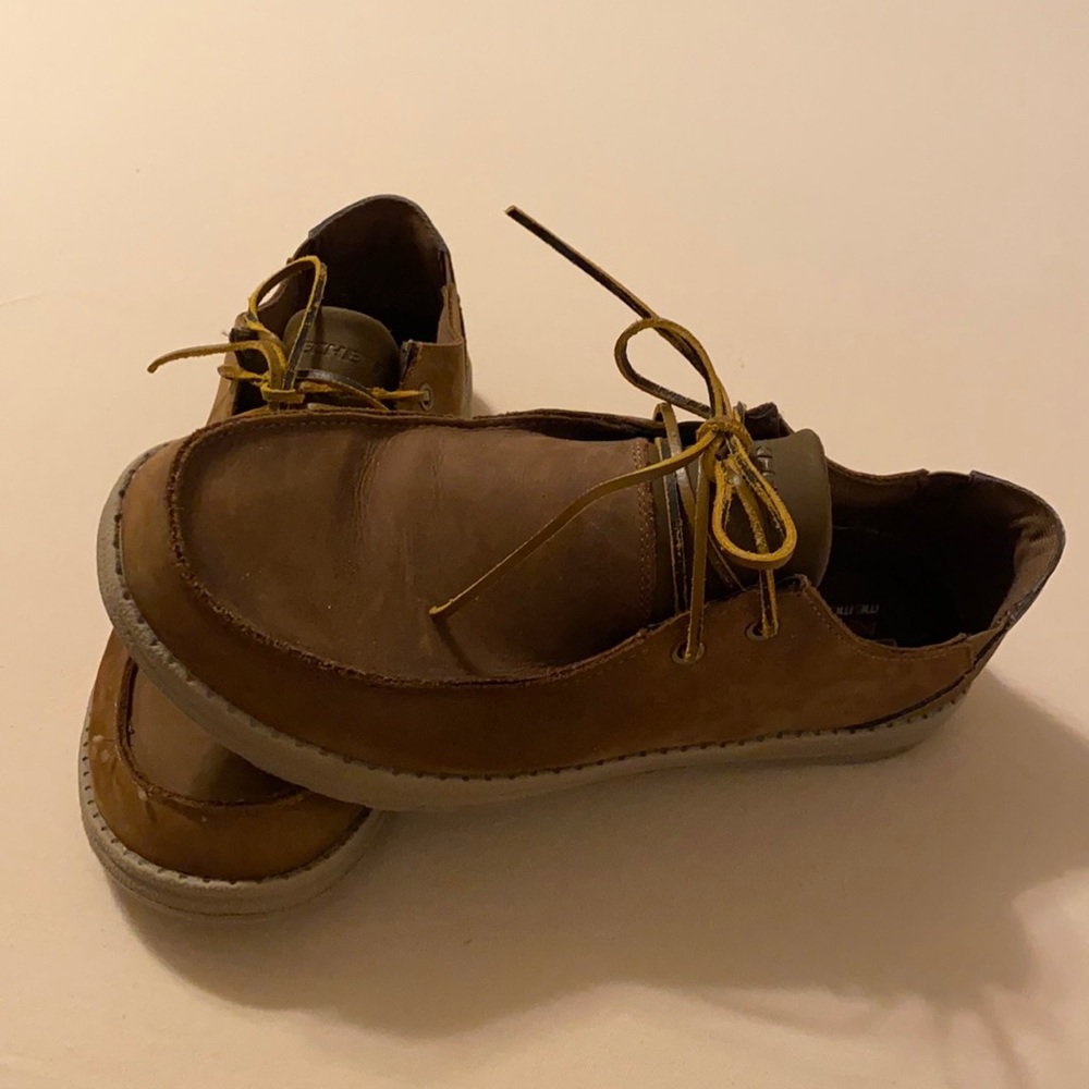 Sketchers Leather Shoe